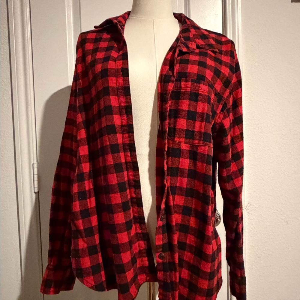 Universal Thread Red and Black Plaid Men's Shirt